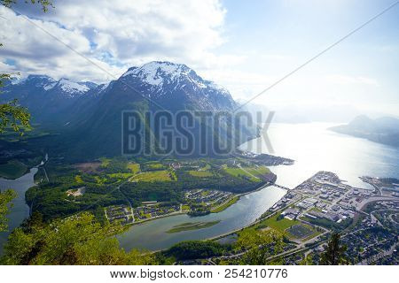 Rampestreken - Beautiful Views Of The Romsdalsfjorden