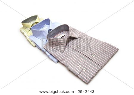 Camicie varie isolate On White Background