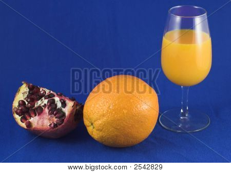 Granátové jablko, pomeranč a šťáva