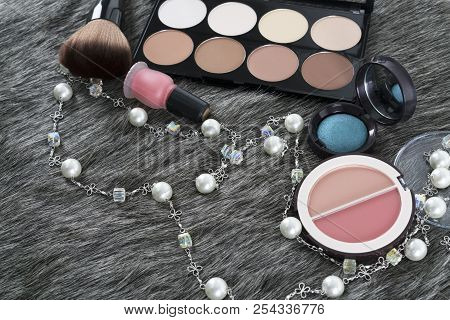 Beauty Concept : Cosmetics Professional 8 Shades Contour Face Power Foundation Makeup Palette , Comp