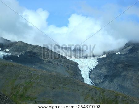 Close Up Of Top Of Worthington Glacier
