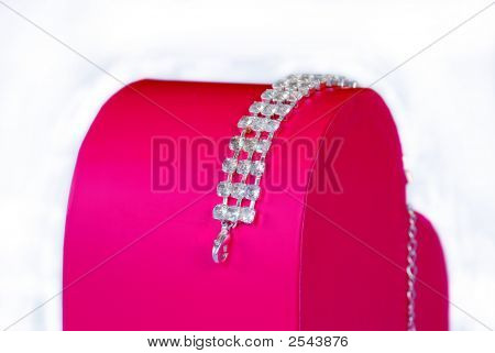 Scatola cuore rosso con bracciale