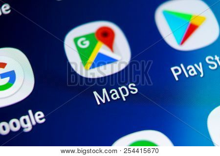 Sankt-petersburg, Russia, August 19, 2018: Google Maps Application Icon On Samsung Galaxy S9 Screen 