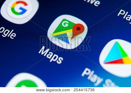 Sankt-petersburg, Russia, August 19, 2018: Google Maps Application Icon On Samsung Galaxy S9 Screen 