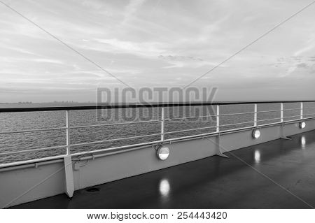Summer Vacation, Wanderlust. Shipboard On Idyllic Seascape On Evening Sky. Ship Board In Miami, Usa 