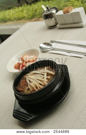 A Kimchi ázsiai marhapörkölt