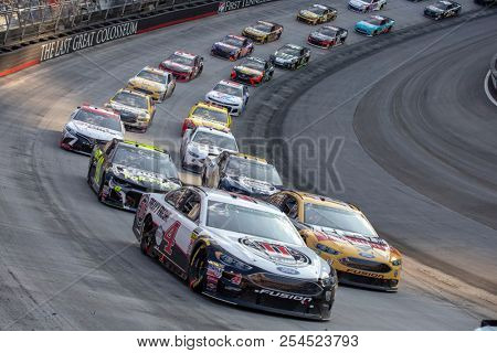 August 18, 2018 - Bristol, Tennessee, USA: Kevin Harvick (4) Races through the field off turn three at the Bass Pro Shops NRA Night Race at Bristol Motor Speedway in Bristol, Tennessee.