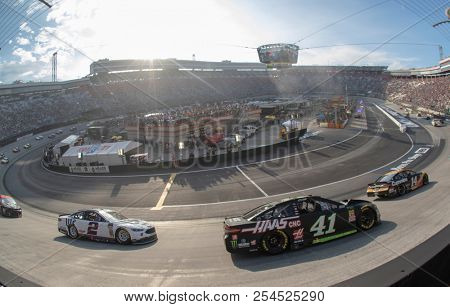August 18, 2018 - Bristol, Tennessee, USA: Kurt Busch (41) Races through the field off turn three at the Bass Pro Shops NRA Night Race at Bristol Motor Speedway in Bristol, Tennessee.
