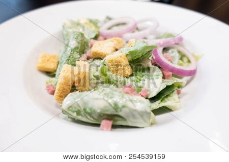 Saesar Slad On White Dish