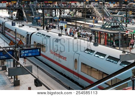 Hamburg, Germany - August, 2018: Trains And Passengers At Main Railway Station In Hamburg