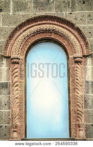 Oshakan,armenia,19 Februar,2018: Patterned Arched Cornice Above The Window Under The Roof On The Fac