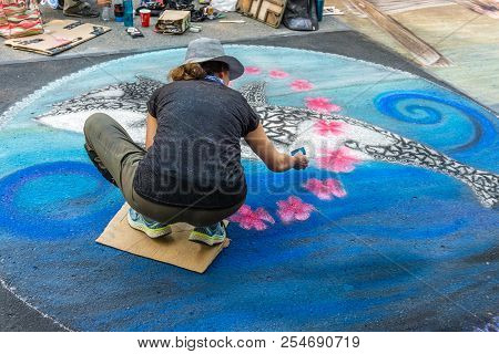 Redmond, Wa. /  Usa - August 19th 2018: An Artist Works At The Chalkfest Event In Redmond, Washingto