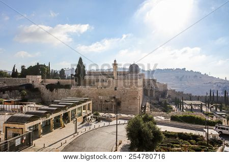 Jerusalem, Israel, August 18, 2018 : Early Morning View Of The Al-aqsa Mosque And El-ghawanima Tower