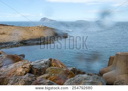 Saadia Island And Waves And Rocks