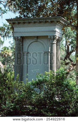 Cemetery Statuary Statue Bonaventure Cemetery Savannah Georgia