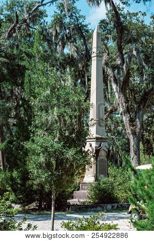 Cemetery Statuary Statue Bonaventure Cemetery Savannah Georgia