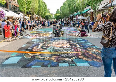 Redmond, Wa. /  Usa - August 19th 2018: Spectators Enjoy Art At The Chalkfest Event In Redmond, Wash