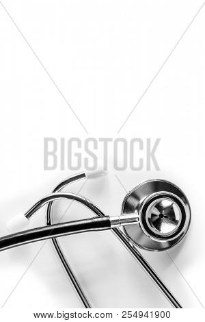 medical stetoskop isolated on a white background