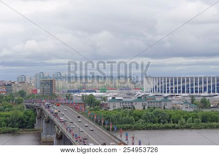 Nizhny Novgorod, Russia. - June 6.2018. A View Of The Kanavinsky Bridge Across The Oka River From Th