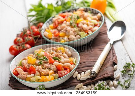salad with tuna cannellini beans pepper and tomatoes