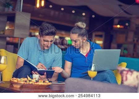 Students Group Eating Pizza In Breaking Time Early Next Study Class Having Fun And Enjoy Party Itali