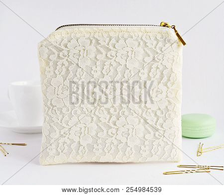 Glamour Guipure Cosmetic Bag With Golden Zipper