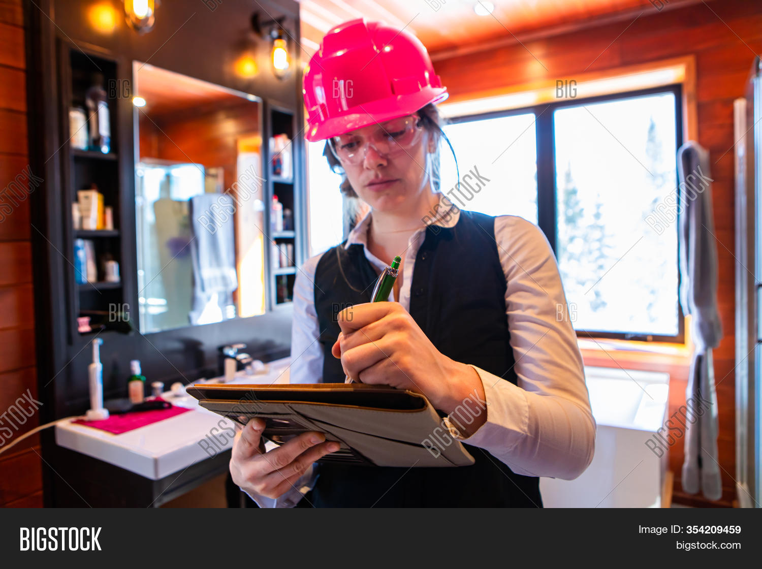 Female Home Inspector Image & Photo (Free Trial) Bigstock