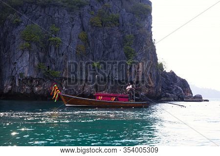Koh Ma - Chuek Island,trang Province Thailand,cliff At  Koh Kradan Island,pakmeng Sea