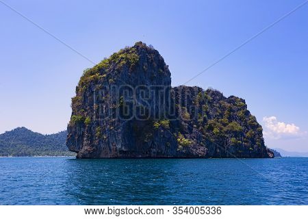 Koh Ma - Chuek Island,trang Province Thailand,cliff At  Koh Kradan Island,pakmeng Sea