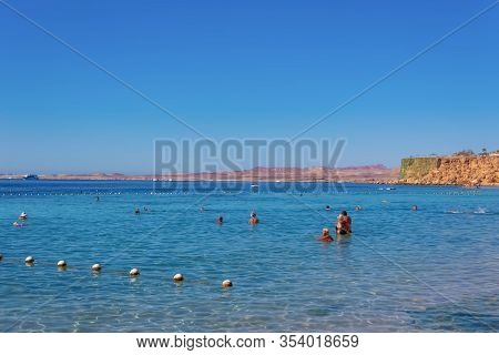 Sharm El Sheikh, Egypt - February 13, 2020: People Resting At El Fanar Beach In Egypt