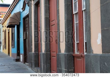 Old Charmant Houses In Los Llanos De Aridane, Tropical La Palma Island, Canary, Spain In Winter