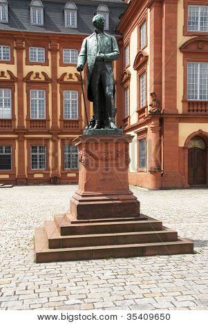 Carl Friedrich อนุสาวรีย์ของสืบ