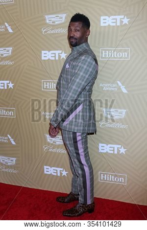 LOS ANGELES - FEB 23:  Deon Cole at the American Black Film Festival Honors Awards at the Beverly Hilton Hotel on February 23, 2020 in Beverly Hills, CA