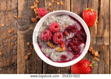 chia pudding with raspberry and cereal