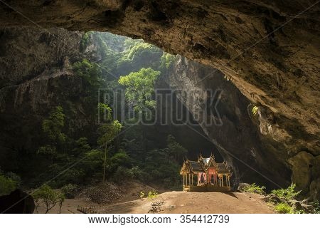Asia Thailand Khao Sam Roi Yot Cave