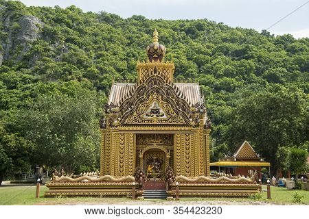 Asia Thailand Hua Hin Wat Khao Ka Lok