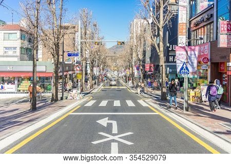 Seoul South, Korea - December 30, 2018: Ewha Shopping Street, The Famous Shopping Area Around Ewha W