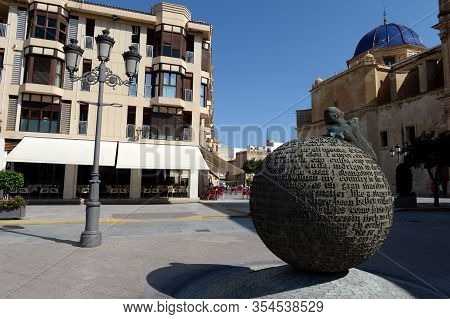 Elche, Spain - September 20, 2018:geografia De La Memoria Sculpture, Old Town Of Moorish City Of Elc