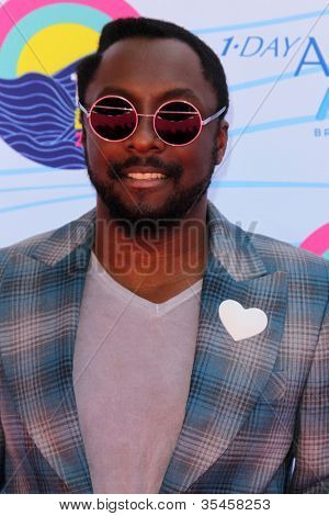 LOS ANGELES - JUL 22: will.i.am, megérkezett a 2012 Teen Choice Awards-on Gibson Ampitheatre, a Ju