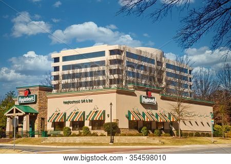 Dunwoody, Georgia- January 3, 2012: Applebees Is An American Company Which Develops, Franchises, And