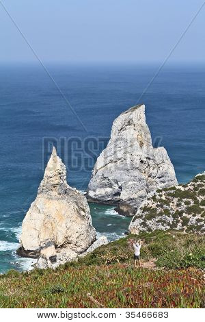 Rocce pittoresche, simile al gelato. Costa del Portogallo, capo Cabo da Roca - il westernmost poin