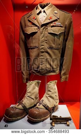 New Orleans, Louisiana, U.s.a - February 5, 2020 - The 10th Mountain Division Uniform, Boots And Mor