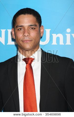 LOS ANGELES - 24 JUL: Charlie Barnett arrive à la tournée de presse de NBC TCA Eté 2012 à Beverly Hilt