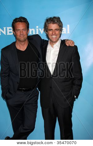 LOS ANGELES - JUL-24: Matthew Perry, kommt Scott Silveri bei der NBC TCA Sommer 2012-Presse-Tour an