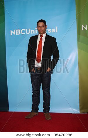 LOS ANGELES - 24 JUL: Charlie Barnett arrive à la tournée de presse de NBC TCA Eté 2012 à Beverly Hilt