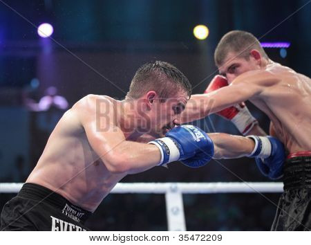 ODESSA, Ucraina - 21 luglio: Combattere Valentyn Holovko (a destra) vs Dmytro Bohachuk a Odessa, in Ucraina, a J