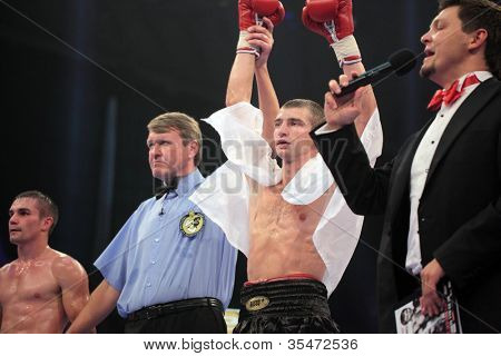 ODESSA, Ucraina - 21 luglio: Combattere Valentyn Holovko (a destra) vs Dmytro Bohachuk a Odessa, in Ucraina, a J