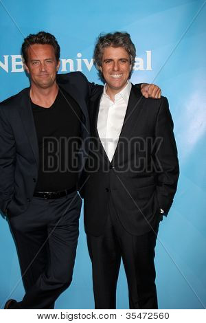 Los Angeles jul 24: Matthew Perry, Scott Silveri kommt bei der Nbc Tca Sommer 2012 Press Tour am