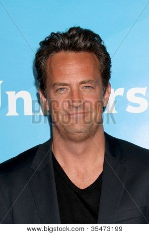 LOS ANGELES - JUL-24: Matthew Perry kommt bei der NBC TCA Sommer 2012-Presse-Tour im Beverly Hilton