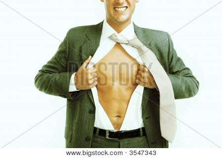 Uomo d'affari strappo la camicia aperta